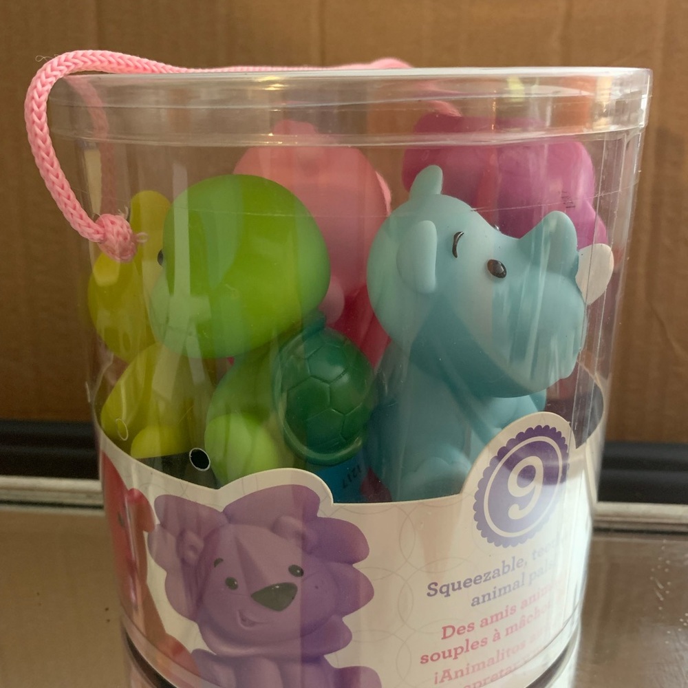 Colorful A tub of toys for babies lion Bear Frog Rino Monkey Hipo Friends Play